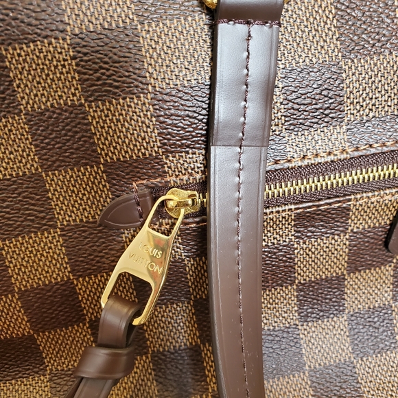 Almost new authentic Louis Vuitton Iena PM - Picture 2 of 15